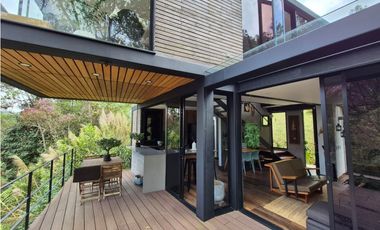 Venta de Hermosa Casa en Alto del Escobero Unidad Cerrada