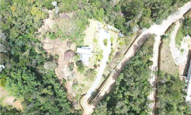 Venta de Hermosa Casa en Alto del Escobero Unidad Cerrada