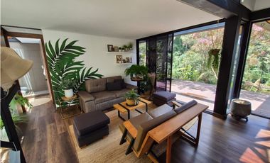 Venta de Hermosa Casa en Alto del Escobero Unidad Cerrada