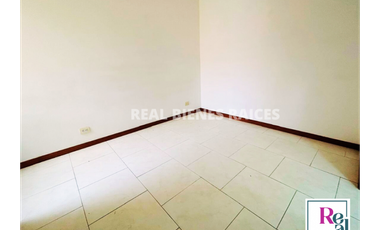 Se Vende Apartamento en 2 Piso - Unidad Cerrada