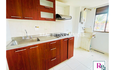 Se Vende Apartamento en 2 Piso - Unidad Cerrada