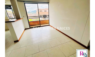 Se Vende Apartamento en 2 Piso - Unidad Cerrada