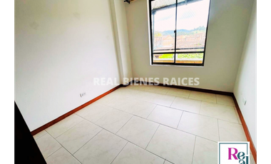 Se Vende Apartamento en 2 Piso - Unidad Cerrada