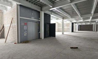 Bodega 500m2 con acceso a trailer y camionetas en Central Poniente Observatorio