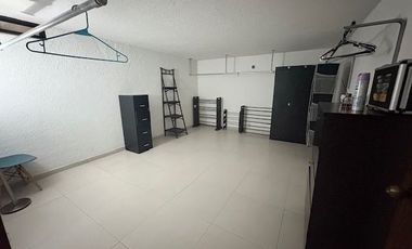 CASA AMUEBLADA EN RENTA CON DOBLE FILTRO DE SEGURIDAD EN LOMAS DE LAS PALMAS.