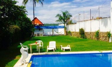 Casa a Pie de Laguna en Venta en Tequesquitengo