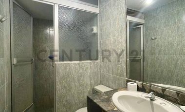 VENTA DE CASA DE 3PISOS EN URB. LAS BRISAS DE VILLA-CHORRILLOS