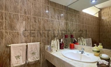 VENTA DE CASA DE 3PISOS EN URB. LAS BRISAS DE VILLA-CHORRILLOS