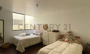 VENTA DE CASA DE 3PISOS EN URB. LAS BRISAS DE VILLA-CHORRILLOS