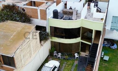 VENTA DE CASA DE 3PISOS EN URB. LAS BRISAS DE VILLA-CHORRILLOS