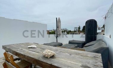 VENTA DE CASA DE 3PISOS EN URB. LAS BRISAS DE VILLA-CHORRILLOS