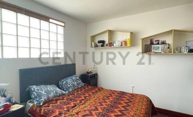 VENTA DE CASA DE 3PISOS EN URB. LAS BRISAS DE VILLA-CHORRILLOS