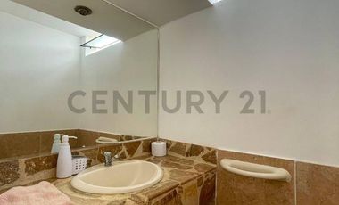 VENTA DE CASA DE 3PISOS EN URB. LAS BRISAS DE VILLA-CHORRILLOS