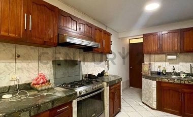 VENTA DE CASA DE 3PISOS EN URB. LAS BRISAS DE VILLA-CHORRILLOS