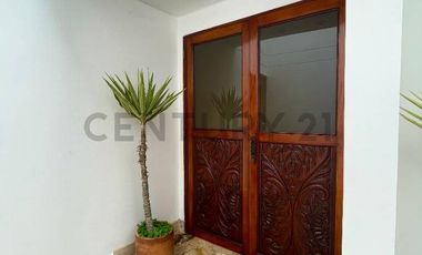VENTA DE CASA DE 3PISOS EN URB. LAS BRISAS DE VILLA-CHORRILLOS