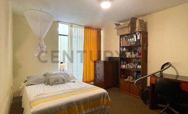 VENTA DE CASA DE 3PISOS EN URB. LAS BRISAS DE VILLA-CHORRILLOS