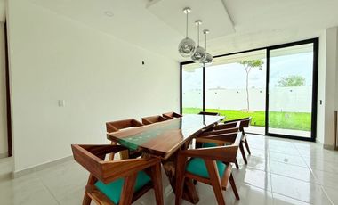 Casa en Privada Residencial en Sitpach