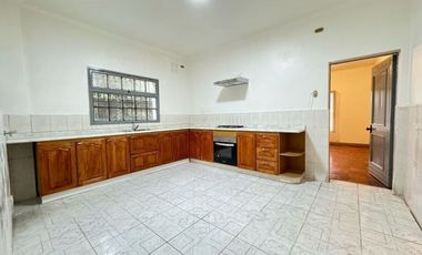 Vende Dos Casas Espectaculares Independiente Habitacional o Comercial Miraflores