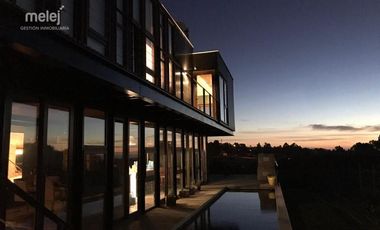 Venta Casa Moderna en condominio, Mantagua