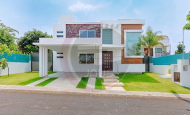 Encantadora Casa en venta en Lomas de Cocoyoc