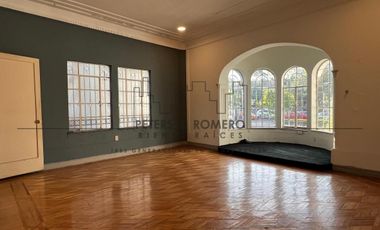 Casa con Uso Comercial Limitado en Paseo de la Reforma