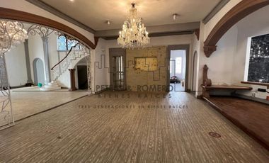 Casa con Uso Comercial Limitado en Paseo de la Reforma