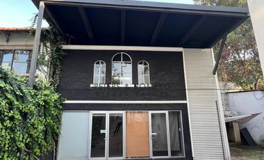 Casa con Uso Comercial Limitado en Paseo de la Reforma