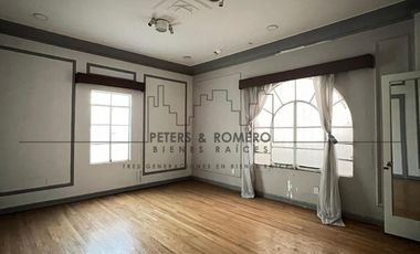 Casa con Uso Comercial Limitado en Paseo de la Reforma