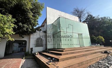 Casa con Uso Comercial Limitado en Paseo de la Reforma