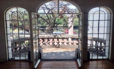 Casa con Uso Comercial Limitado en Paseo de la Reforma