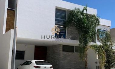 HURBAN VENDE casa en coto LORETA al norponiente de la ciudad.