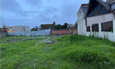 TERRENO en EXCELENTE UBICACION  F. de ARANA y CHUBUT