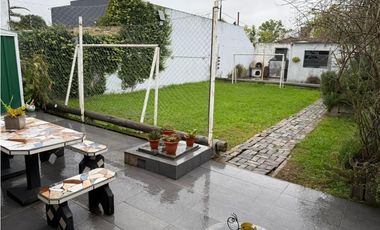 Casa 3 Ambientes con cochera pasante