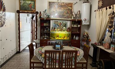 Casa 3 Ambientes con cochera pasante