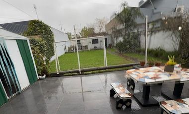 Casa 3 Ambientes con cochera pasante
