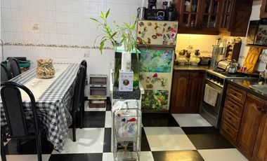 Casa 3 Ambientes con cochera pasante