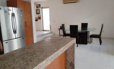 CASA EN RENTA EN SUPERMANZANA 11