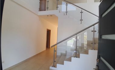 SEA CONFIABLE VENDE O ALQUILA CASA RESIDENCIAL CLAYTON FOREST