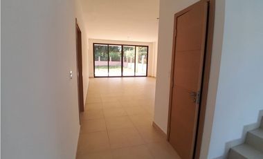 SEA CONFIABLE VENDE O ALQUILA CASA RESIDENCIAL CLAYTON FOREST