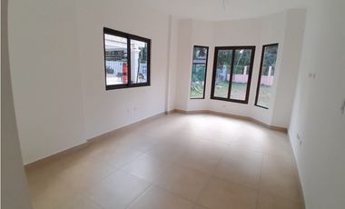 SEA CONFIABLE VENDE O ALQUILA CASA RESIDENCIAL CLAYTON FOREST