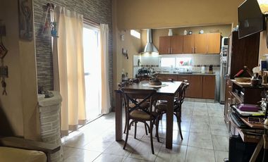 VENTA DE CASA EN Caseros