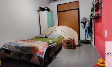 227 entre 46 y 47-Casa con amplio lote en A. Etcheverry, La Plata
