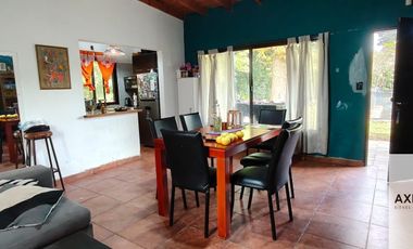 227 entre 46 y 47-Casa con amplio lote en A. Etcheverry, La Plata