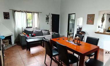 227 entre 46 y 47-Casa con amplio lote en A. Etcheverry, La Plata