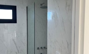 19 y 44-Pza Azcuénaga-Semipiso de categoría amoblado en alquiler