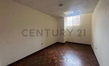 Versátil departamento/planta baja ideal para oficina o vivienda en alquiler