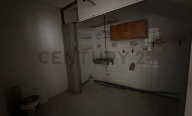 Versátil departamento/planta baja ideal para oficina o vivienda en alquiler