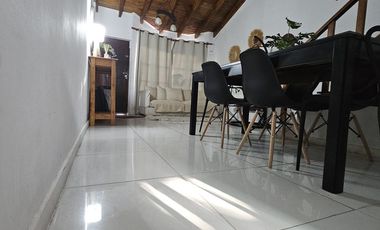 Se vende hermosa propiedad en calle Alejandro Carbo, zona cuartel de Bomberos