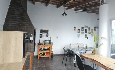 Se vende hermosa propiedad en calle Alejandro Carbo, zona cuartel de Bomberos