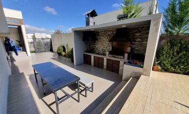 Casa en Venta en Alvaro Casanova